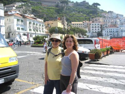 Fran and Geri pose in the busy Amalfi intersection.jpg