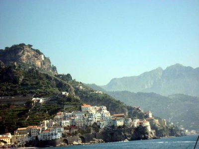 Hillside town on the way to Amalfi.jpg