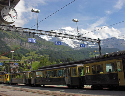 Train from Wengen to Kleine Scheidegg