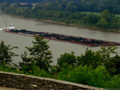 Coal pushing barge headed down the Ohio.jpg(265)