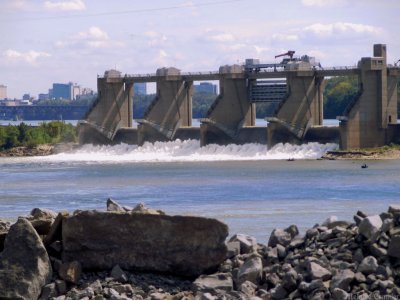 standing on the Indiana side looking  the dam  Louisville.jpg(388)