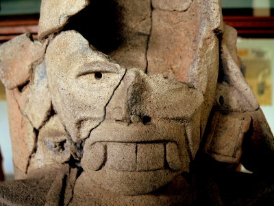 GRIN-LOMANAI.JPG