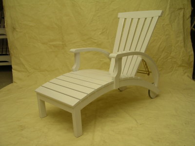 Lounger with reclining back