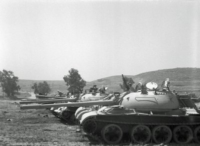 Iraqi Tanks On Line