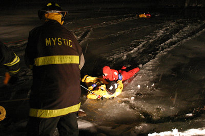 20070227-fd-ice-rescue-drill-0027.JPG