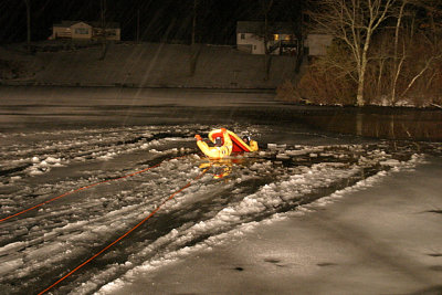 20070227-fd-ice-rescue-drill-0051.JPG