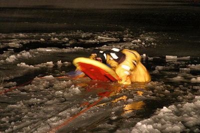 20070227-fd-ice-rescue-drill-0054.JPG