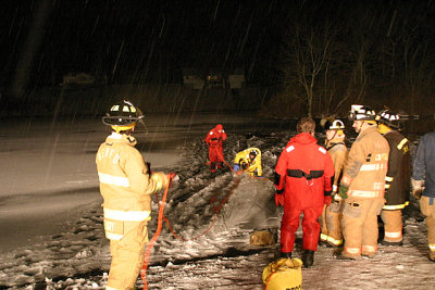 20070227-fd-ice-rescue-drill-0063.JPG