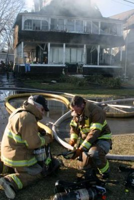 20070329-milford-house-fire-104-beach-ave-1542.JPG