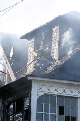 20070329-milford-house-fire-104-beach-ave-1550.JPG