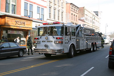 20070421-new-haven-fire-chapel-st-1664.JPG