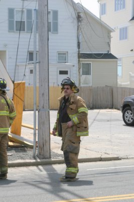 20070424-1697-milford-fd-house-collapse-115-merwyn-ave.JPG