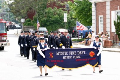 2007-memorial-day-parade-mystic-connecticut-13.JPG
