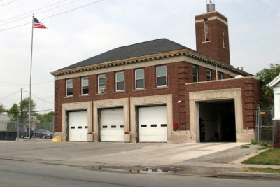 2007-july-detroit-fire-engine-50-ladder-23-chief-9-firehouse-12985-houston-whittier.JPG