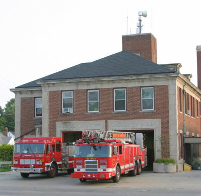 2007-july-detroit-fire-engine-55-ladder-27-firehouse-18140-joy-rd.JPG