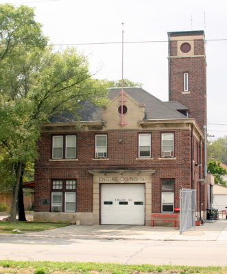 2007-july-detroit-fire-engine-56-firehouse-10101-knodell.JPG
