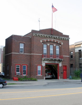2007-july-detroit-fire-engine-8-firehouse-1625-west-lafayette.JPG