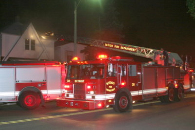 2007-july-detroit-fire-joseph-campau-east-nevada-0.JPG