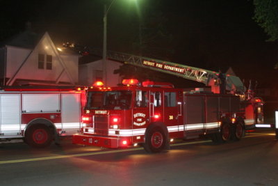 2007-july-detroit-fire-joseph-campau-east-nevada-1.JPG
