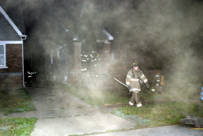 2007-july-detroit-fire-flanders-near-coplin-00.JPG