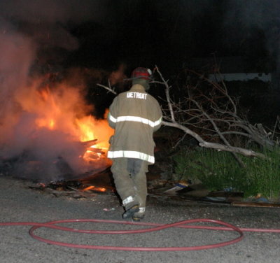 2007-july-detroit-fire-celestine-near-spring-garden-7.JPG