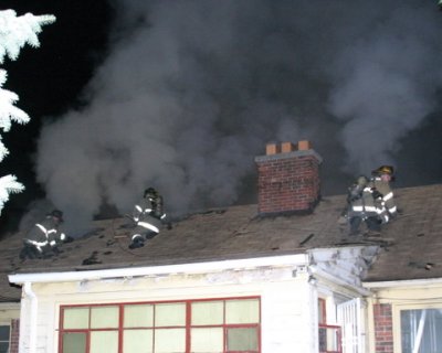 2007-july-detroit-fire-east-outer-dr-chalmers-11.JPG