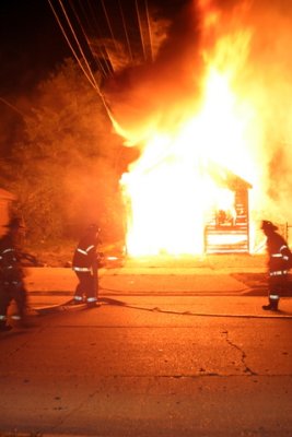 2007-july-detroit-garage-fire-13303-promenade-03.JPG