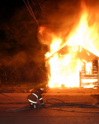 2007-july-detroit-garage-fire-13303-promenade-04.JPG