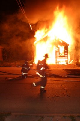 2007-july-detroit-garage-fire-13303-promenade-05.JPG