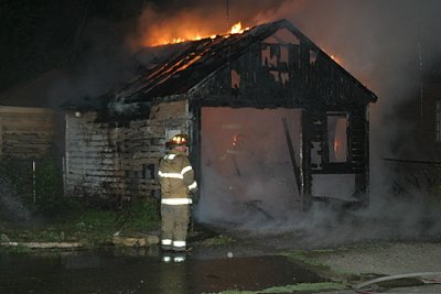 2007-july-detroit-garage-fire-13303-promenade-09.JPG