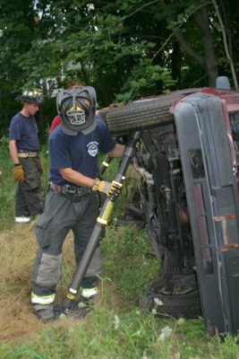 20070813-mystic-fire-department-extrication-drill-3211.JPG