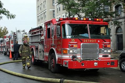 detroit-fire-apparatus-engine-35-seward-wellington-place.jpg