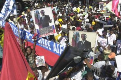 manif3dec_16-17_2002_i.jpg