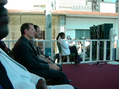Gonaives 1er janvier 2003. Le Nonce  ct de l'ambassadeur Cubain