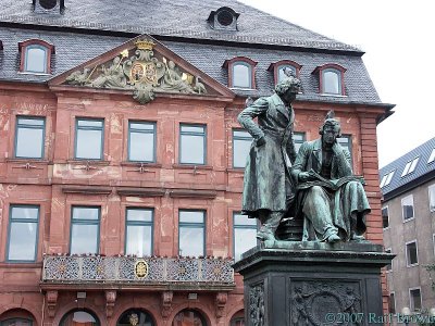 Rathaus and Brothers-Grimm Statue