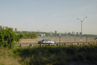West Side Highway looking at New Jersey 7073.jpg