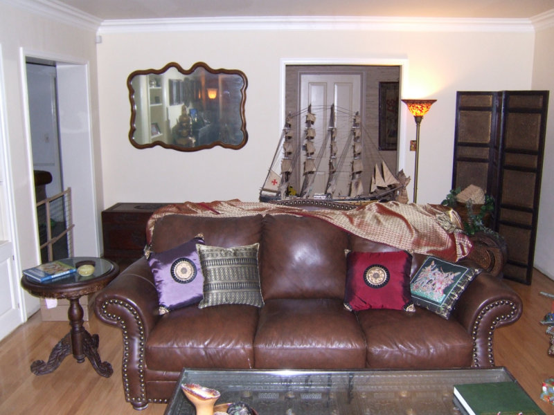 Front Living room looking back towards the foyer.