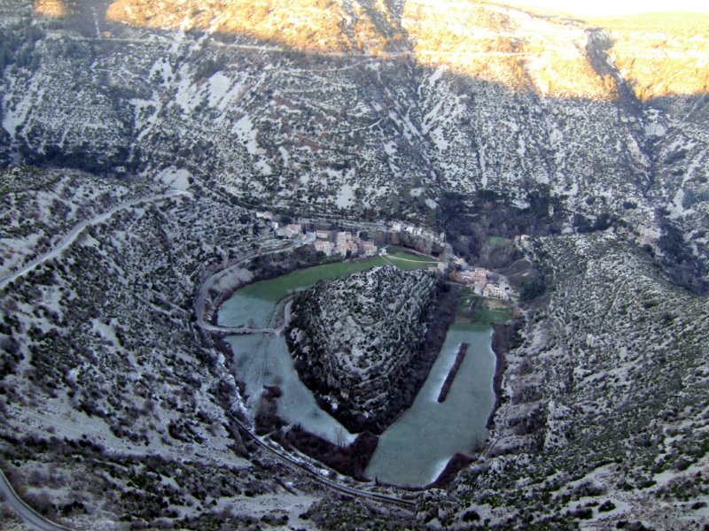 Cirque de Navacelles. 300 meters down in the canyon, cut by the river 6,000 years ago...