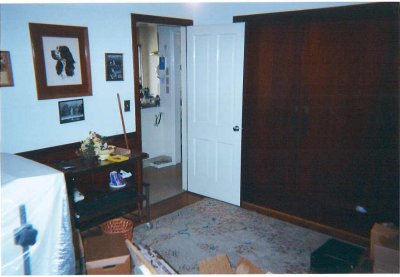 This bedroom was mostly a storage room and opend right onto the kitchen. This room is still waiting for its make-over.