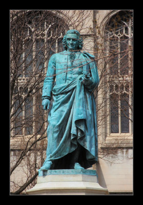 University of Chicago - Linneus statue