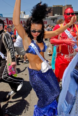 mermaidparade07-170.jpg