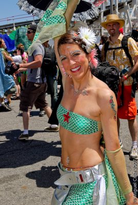mermaidparade07-245.jpg