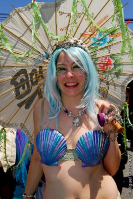 mermaidparade07-249.jpg