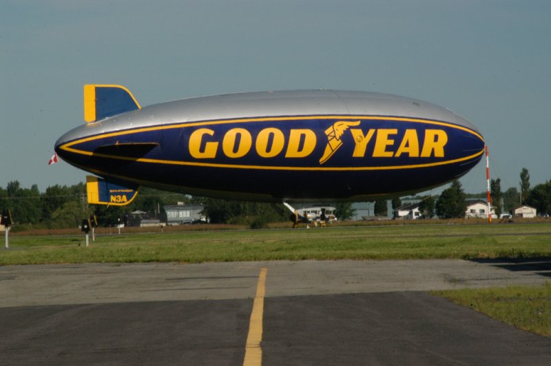 2007 Ballon GoodYear Blimp N3A @ CYHU
