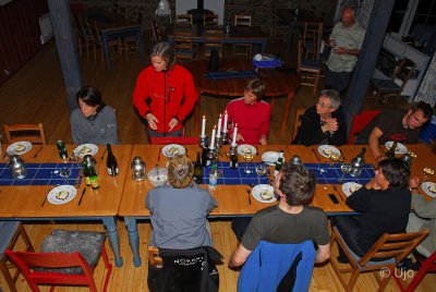 Sedan var det dagsför vår egenhändigt tillagade middag.