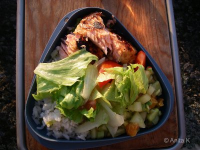 Lax och ris, avokadosala och sallad ala Anja
