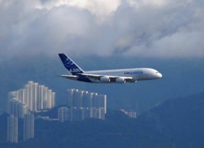 A380 over Victoria Harbour DSC_08200001.JPG