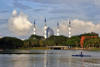 Shah Alam Mosque.jpg