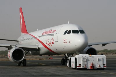 1700 4th June 06 Delta Pushing Back at Sharjah.jpg
