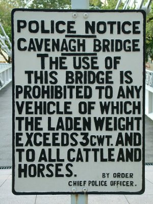 Cavenagh Bridge No Cattle Allowed Singapore.JPG
